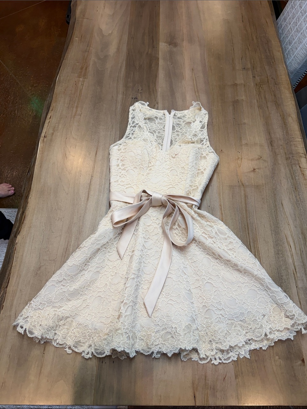 Sleeveless Cream Lace Fit-and-Flare Wedding Dress with Satin Waist